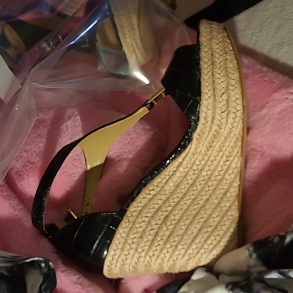 WAS  $160   MICHAEL Michael KORS Platform Wedge  Embossed Animal Print - Picture 7 of 15